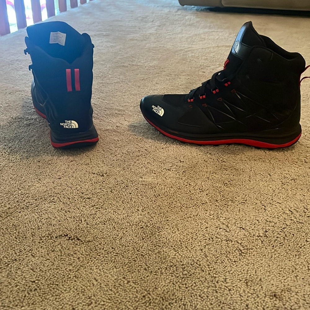 North face, Boot Shoes~ Great Condition ~ Only Worn A Few Times.